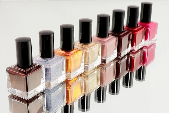 Esmalte convencional ou em gel: entenda as diferenças